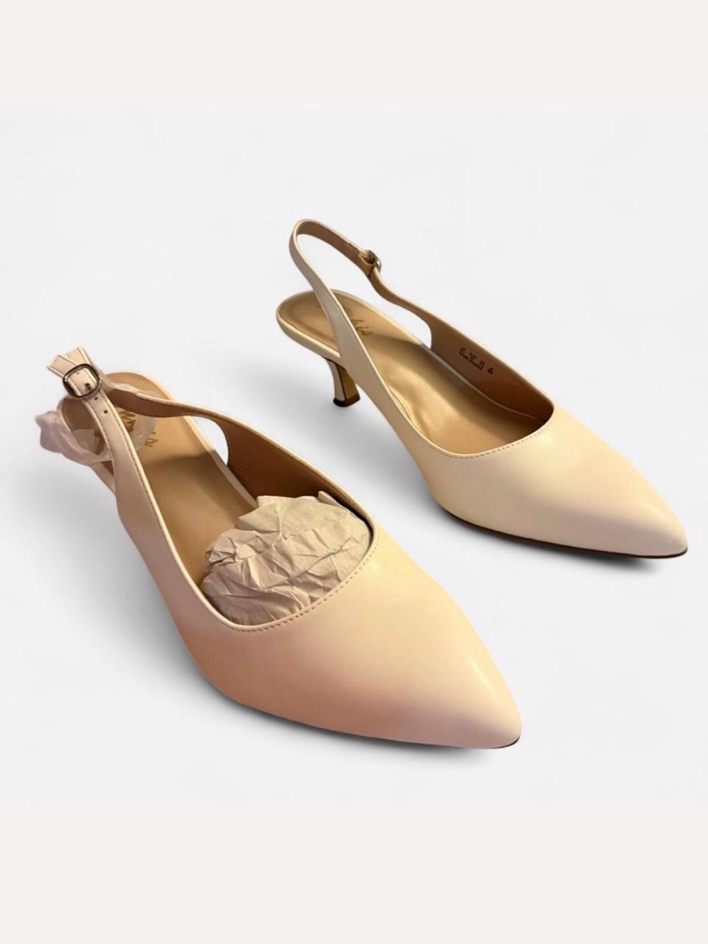 Women’s Pointed Slingback Kitten Heels in White